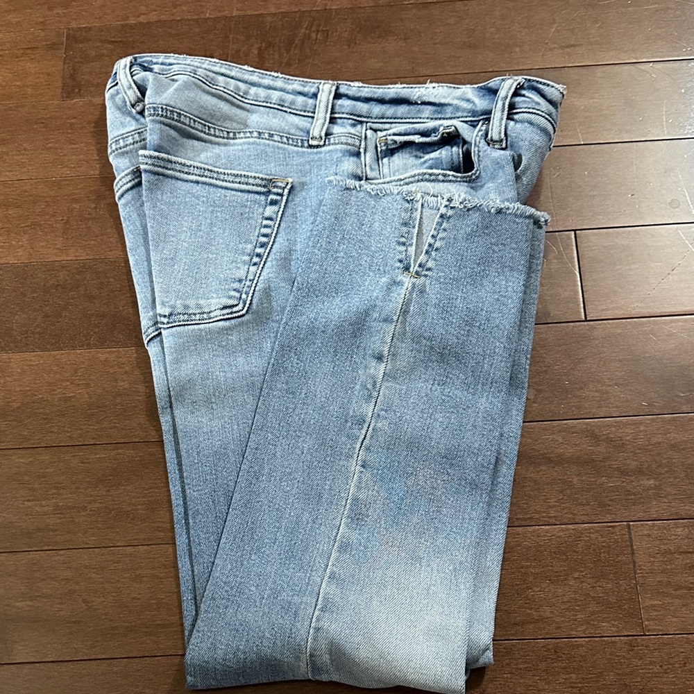 Sz 29/27🇨🇦⭐️Silver Mid- rise  Straight Crop  Frayed Slit Hem Jeans.
